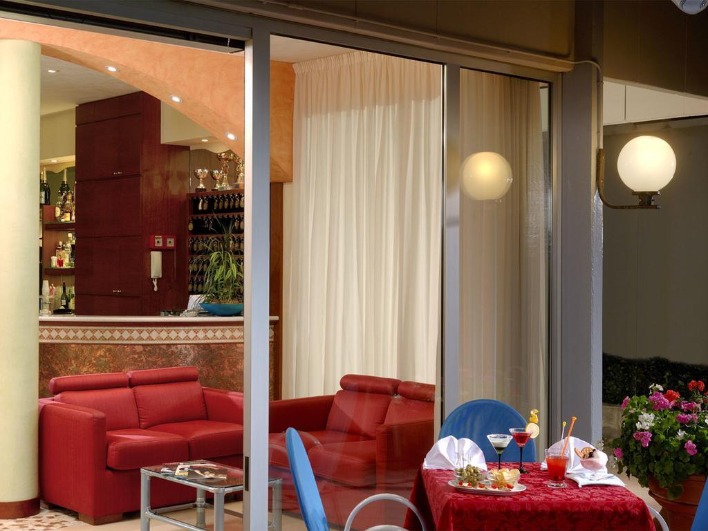 Hotel Odeon Cervia Exterior foto